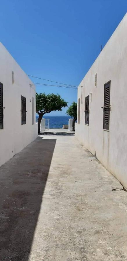 Ad Un Passo Dal Mare Villa Petrosino Exterior foto
